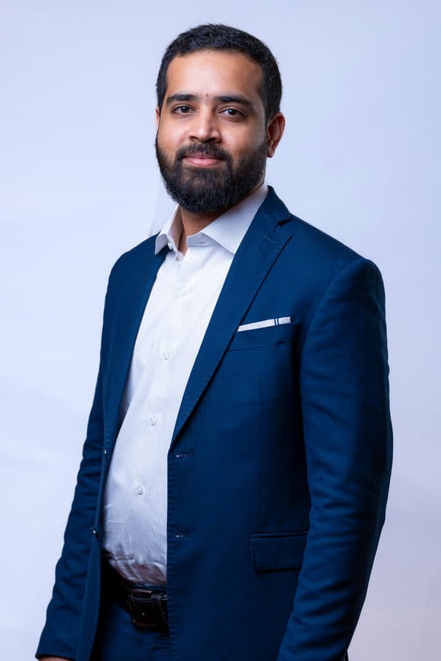 Syed Asim مدير مالي